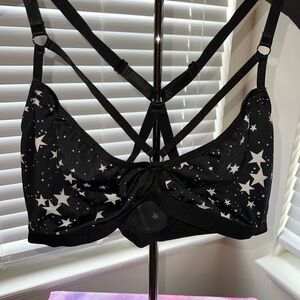 Torrid strappy size 1 bralette with stars. NWOT